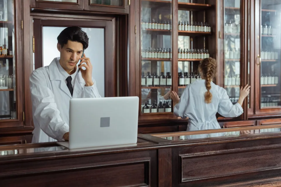 Khu đóng gói thuốc cho khách